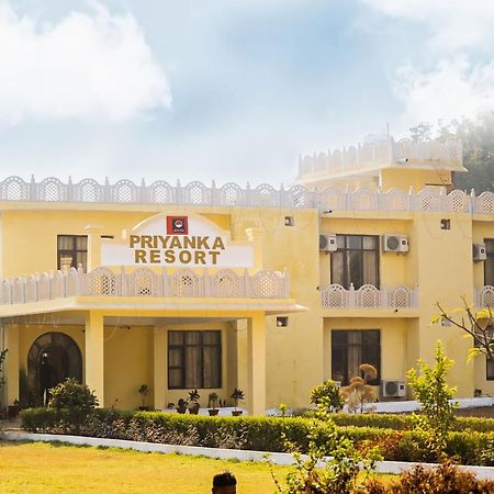 Priyanka Resort Κχατζουράχο Εξωτερικό φωτογραφία