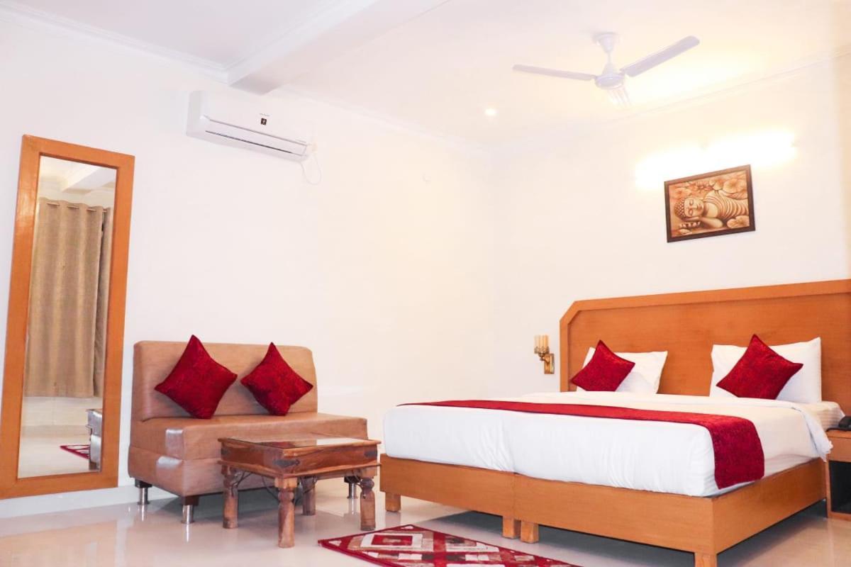 Priyanka Resort Κχατζουράχο Εξωτερικό φωτογραφία
